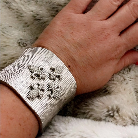 Bracelets $8 each - Picture 3 of 13